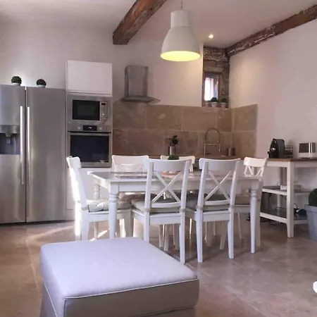 Maison Au Pied De La Cité