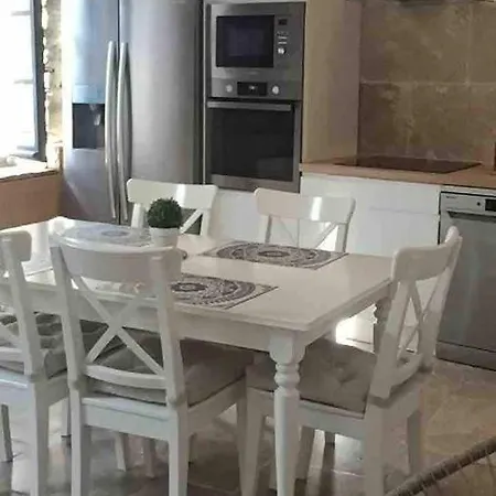 Maison Au Pied De La Cité
